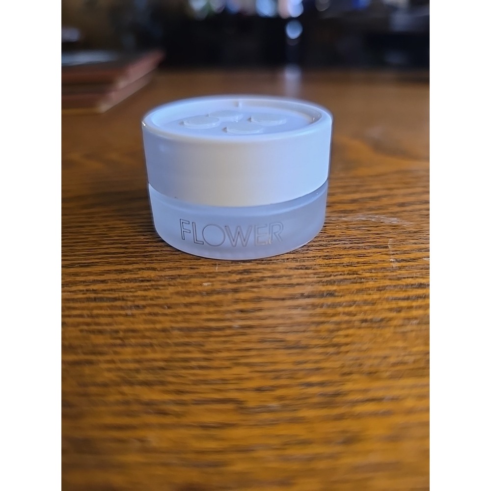 Flower Petal‎ Pout Lip Scrub